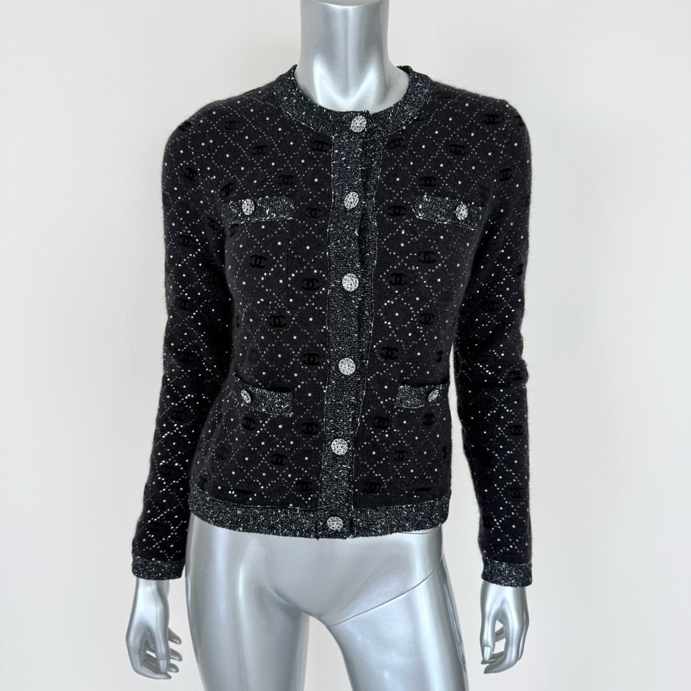 CHANEL wool knit cardigan size 38 FR 2022 Runway Authentic Retail 7800$